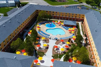 Photo 5 - Cedar Point's Express Hotel