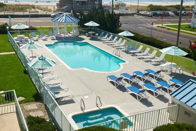 Photo 2 - Sea Crest Inn