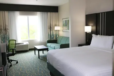 Photo 2 - Holiday Inn Express & Suites - Hendersonville SE - Flat Rock by IHG
