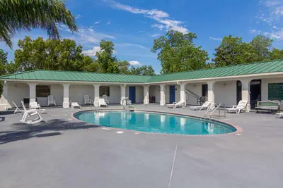 Photo 2 - Motel 6 Waycross