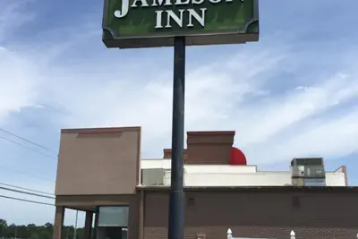 Photo 3 - Jameson Inn Douglas