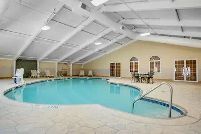 Photo 4 - Days Hotel by Wyndham Toms River Jersey Shore