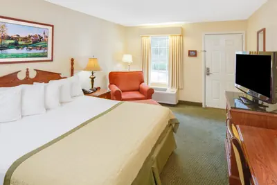 Photo 4 - Baymont by Wyndham Ozark