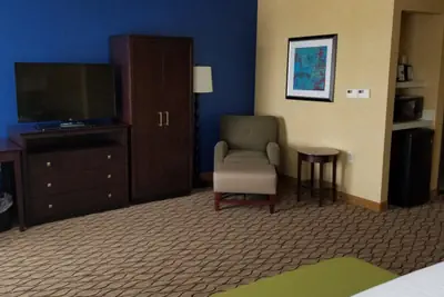 Photo 3 - Holiday Inn Express Bordentown - Trenton South by IHG