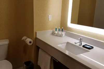 Photo 4 - Holiday Inn Express Bordentown - Trenton South by IHG