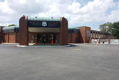 Photo 2 - Route 66 Hotel, Southern View, Illinois