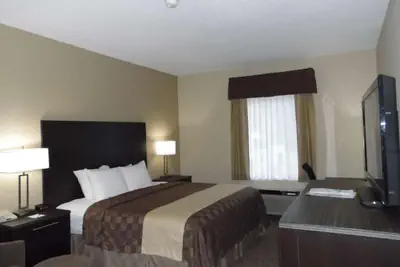 Photo 4 - Best Western Teal Lake Inn