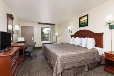 Photo 3 - Heritage Inn Augusta