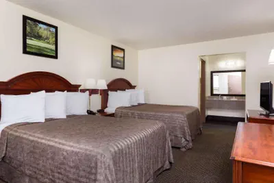 Photo 4 - Heritage Inn Augusta