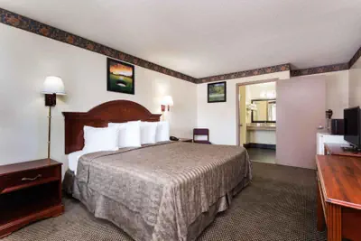Photo 5 - Heritage Inn Augusta