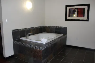 Photo 4 - Araamda Inn