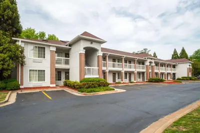 Photo 5 - Studio 6 Extended Stay - Roswell, GA - Atlanta