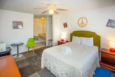 Photo 4 - Sunset Motel