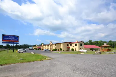Photo 2 - Howard Johnson by Wyndham Saugerties