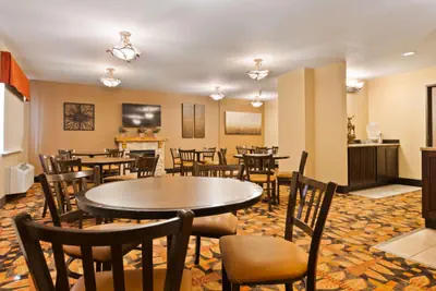 Photo 4 - Best Western Plus Deer Park Hotel and Suites