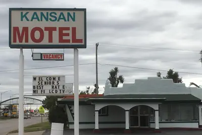 Photo 5 - Kansan Motel