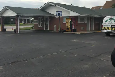 Photo 4 - Guest House Motel Chanute