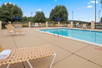 Photo 2 - Best Western Hickory