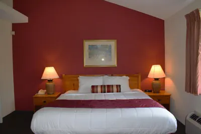 Photo 3 - Baymont by Wyndham Wichita East
