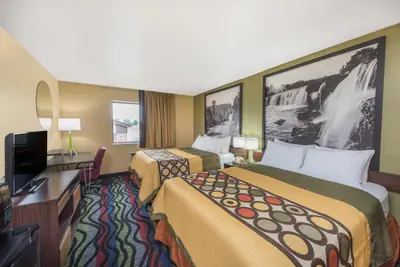 Photo 4 - Super 8 by Wyndham Farmington