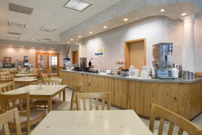 Photo 4 - Mariner Inn And Suites