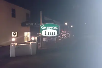 Photo 2 - Greenview Inn Riverhead