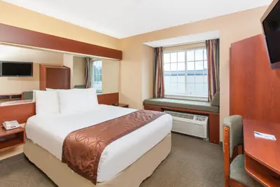 Photo 4 - Microtel Inn by Wyndham Rogers