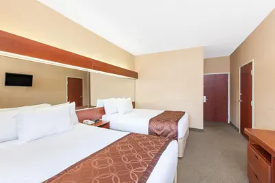 Photo 2 - Microtel Inn by Wyndham Rogers