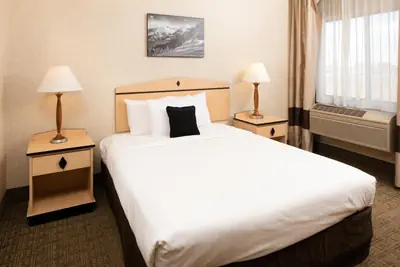 Photo 4 - SYLO Hotel Denver Airport, a Ramada by Wyndham