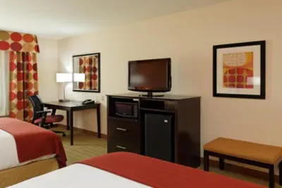 Photo 4 - Holiday Inn Express Florence Northeast by IHG