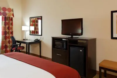 Photo 5 - Holiday Inn Express Florence Northeast by IHG