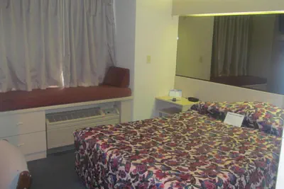 Photo 3 - Microtel Inn by Wyndham Champaign