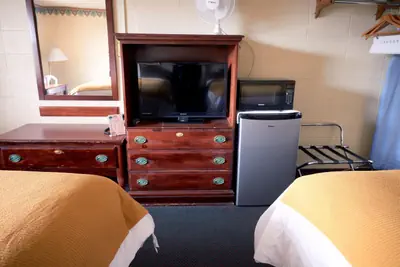 Photo 5 - South Wind Inn