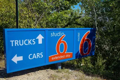Photo 5 - Motel 6-East Brunswick, NJ