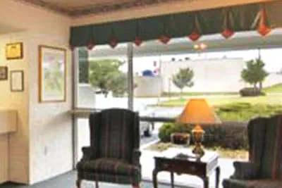 Photo 4 - Howard Johnson by Wyndham Commerce GA