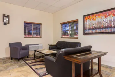 Photo 4 - Travelodge by Wyndham Loveland/Fort Collins Area