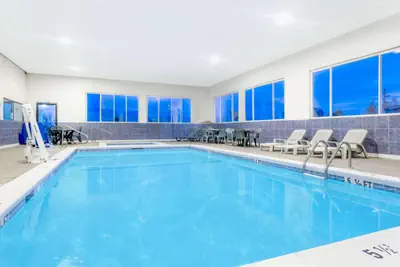 Photo 2 - Howard Johnson by Wyndham Perry GA