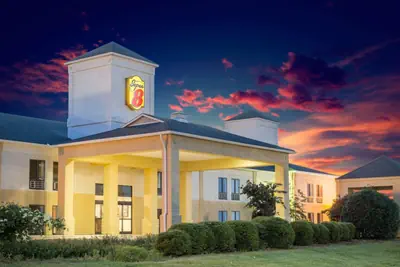 Photo 2 - Super 8 by Wyndham Clemmons - Bermuda Run - Winston-Salem I-40
