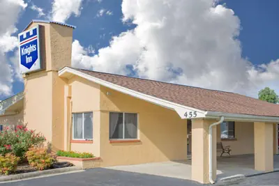 Photo 2 - Knights Inn Mount Airy