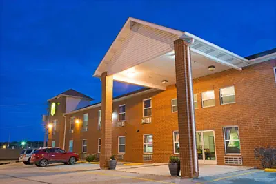 Photo 2 - Super 8 by Wyndham St. Louis Airport