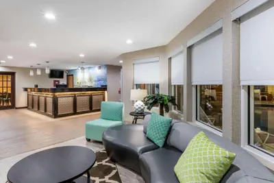Photo 2 - Baymont by Wyndham Pella