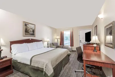 Photo 4 - Baymont by Wyndham Hickory