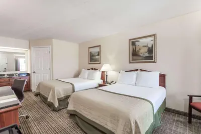 Photo 5 - Baymont by Wyndham Hickory