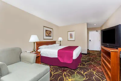 Photo 4 - Baymont by Wyndham Cornelia