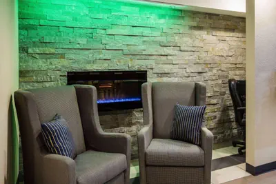 Photo 4 - Baymont by Wyndham Cedar Rapids