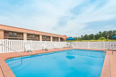 Photo 4 - Baymont by Wyndham Rocky Mount I-95