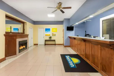 Photo 2 - Days Inn by Wyndham Orangeburg South