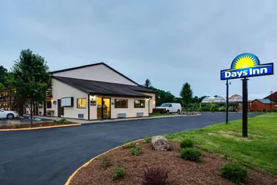 Photo 2 - Days Inn by Wyndham Athens