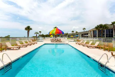 Photo 3 - Days Inn & Suites by Wyndham Jekyll Island