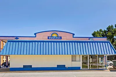 Photo 2 - Days Inn by Wyndham Elizabeth City